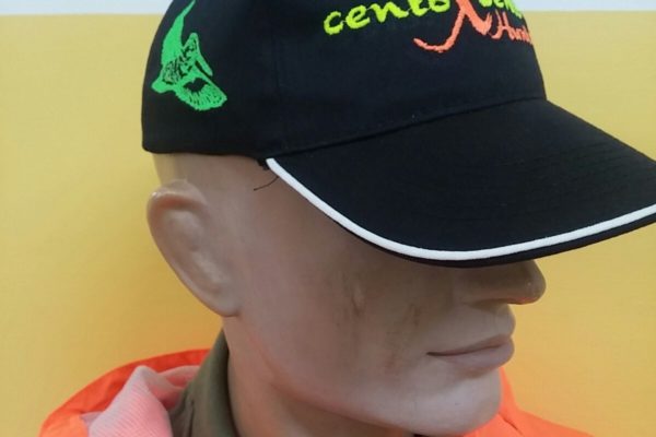 cappelli personalizzati con ricamo cento x cento caccia