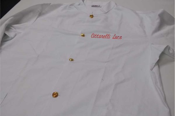 giacca da chef personalizzata con ricamo lato cuore