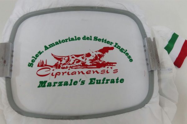giubbotto estivo personalizzato con ricamo posteriore