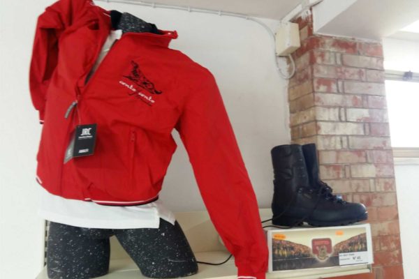 giubbotto 4 stagioni personalizzato con ricamo lato cuore