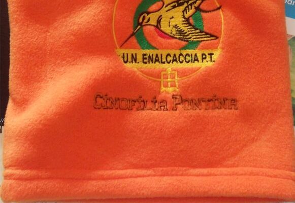 scalda collo personalizzato con ricamo